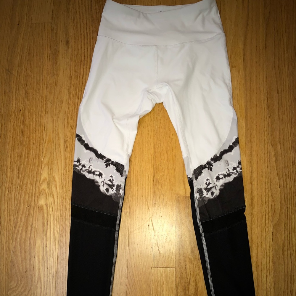 Black & white leggings